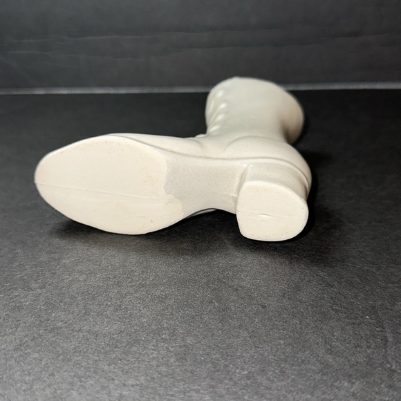 Pfaltzgraff Vintage Small Boot Figurine Vase - Picture 5 of 8